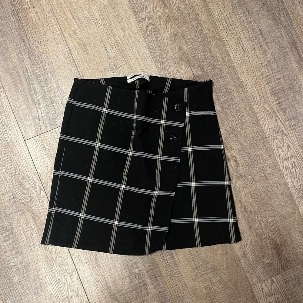 Urban Outfitters Plaid Skirt Size M